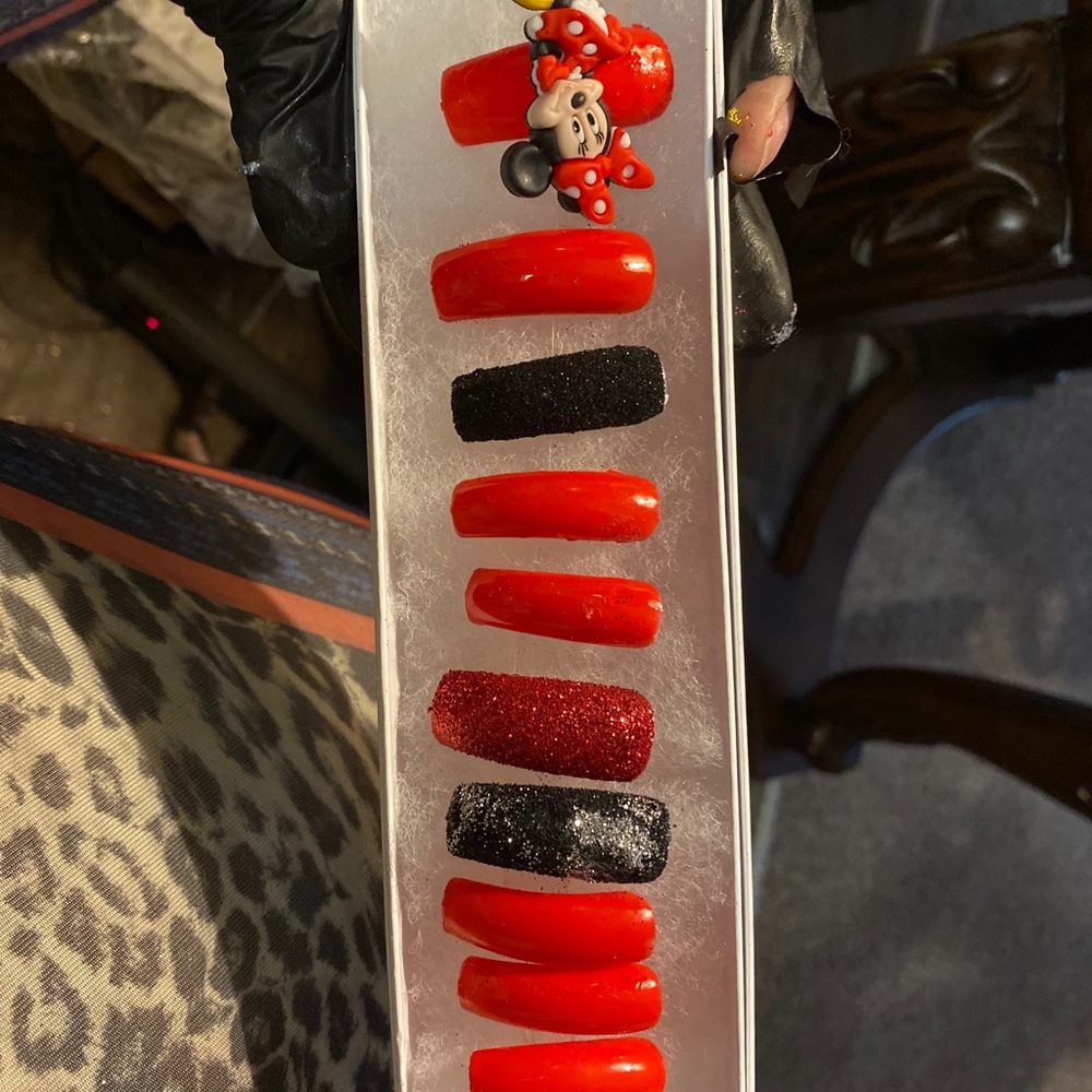 Custom press on nails - Picture 13 of 16